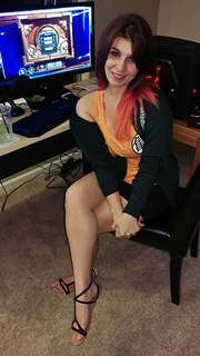 Katherine Gunn feet photo 13