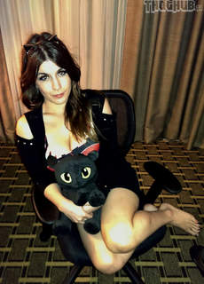 Katherine Gunn feet photo 8