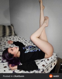 Katherine Gunn feet photo 15
