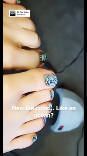 Katherine Gunn feet photo 20