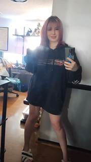 Katherine Gunn feet photo 10