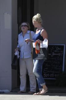 Katherine Heigl feet photo thumbnail
