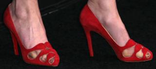 Katherine Heigl feet photo thumbnail
