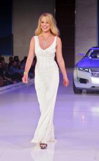 Katherine Heigl feet photo thumbnail