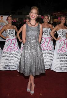 Katherine Heigl feet photo thumbnail