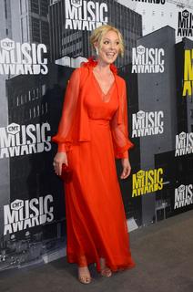Katherine Heigl feet photo thumbnail