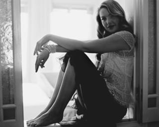 Katherine Heigl feet photo thumbnail