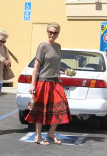 Katherine Heigl feet photo thumbnail
