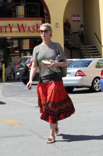 Katherine Heigl feet photo thumbnail