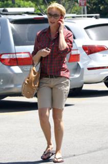 Katherine Heigl feet photo thumbnail