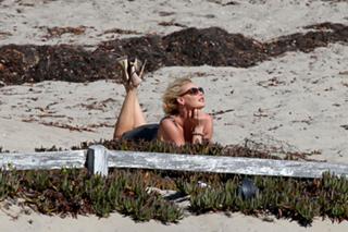 Katherine Heigl feet photo thumbnail