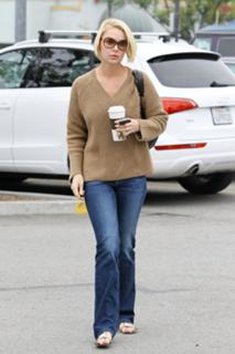 Katherine Heigl feet photo thumbnail