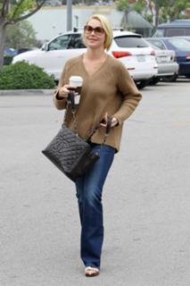 Katherine Heigl feet photo thumbnail