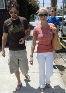 Katherine Heigl feet photo thumbnail