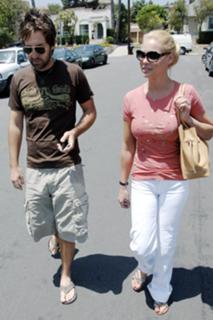 Katherine Heigl feet photo thumbnail