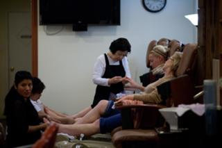 Katherine Heigl feet photo thumbnail