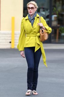Katherine Heigl feet photo thumbnail