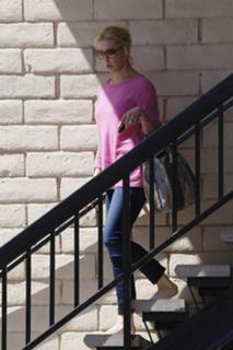 Katherine Heigl feet photo thumbnail