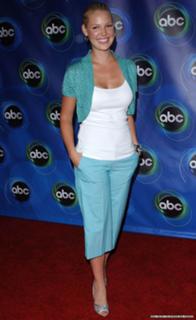 Katherine Heigl feet photo thumbnail
