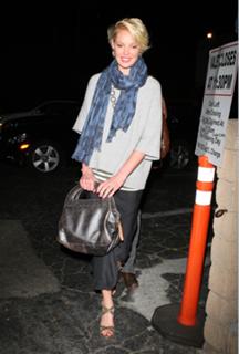 Katherine Heigl feet photo thumbnail
