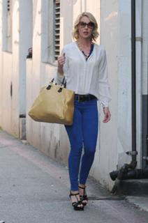 Katherine Heigl feet photo thumbnail
