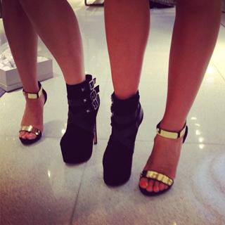 Katherine Jenkins feet photo thumbnail