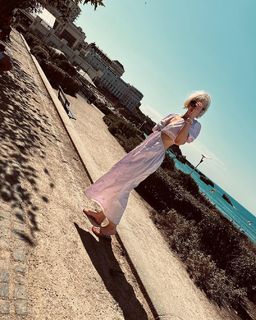 Katherine Kelly feet photo thumbnail