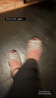 Katherine Kelly feet photo thumbnail