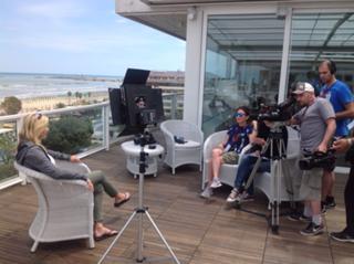 Katherine Kelly Lang feet photo thumbnail