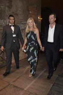 Katherine Kelly Lang feet photo thumbnail