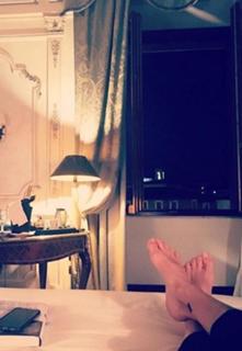 Katherine Kelly Lang feet photo thumbnail