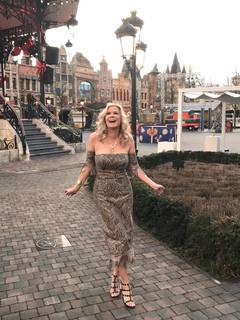 Katherine Kelly Lang feet photo thumbnail