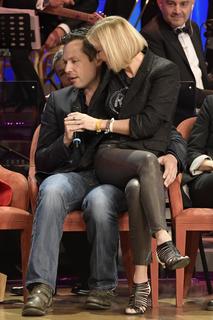 Katherine Kelly Lang feet photo thumbnail