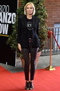 Katherine Kelly Lang feet photo thumbnail