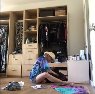 Katherine Kelly Lang feet photo thumbnail