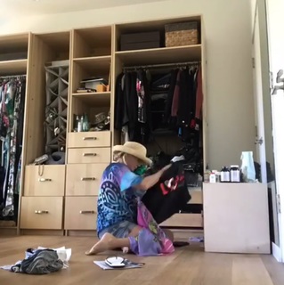 Katherine Kelly Lang feet photo thumbnail