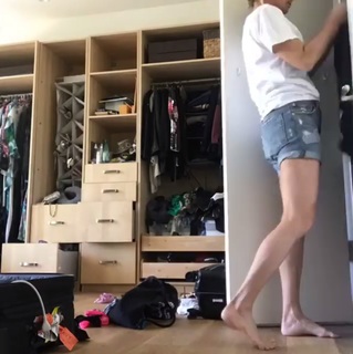 Katherine Kelly Lang feet photo thumbnail