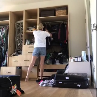 Katherine Kelly Lang feet photo thumbnail