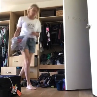 Katherine Kelly Lang feet photo thumbnail