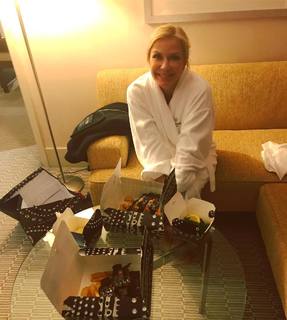 Katherine Kelly Lang feet photo thumbnail