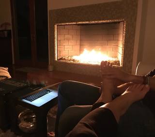 Katherine Kelly Lang feet photo thumbnail