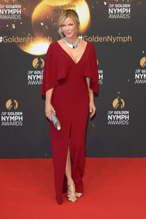 Katherine Kelly Lang feet photo thumbnail