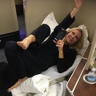 Katherine Kelly Lang feet photo thumbnail