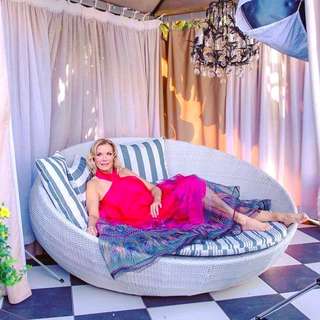 Katherine Kelly Lang feet photo thumbnail