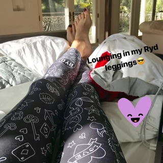 Katherine Kelly Lang feet photo thumbnail