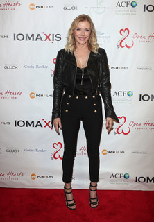 Katherine Kelly Lang feet photo thumbnail