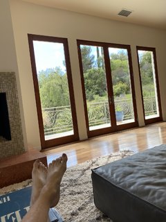 Katherine Kelly Lang feet photo thumbnail