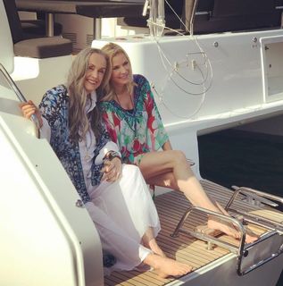 Katherine Kelly Lang feet photo thumbnail