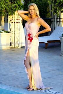 Katherine Kelly Lang feet photo thumbnail