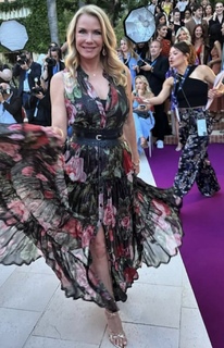 Katherine Kelly Lang feet photo thumbnail